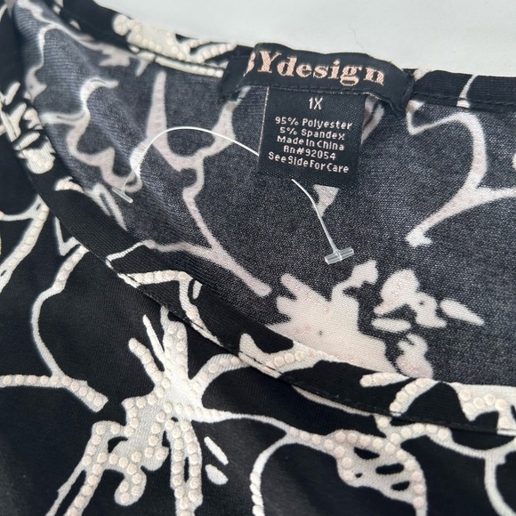 NWOT By Design Black and White Floral With Cut Out Sleeves - Picture 10 of 10